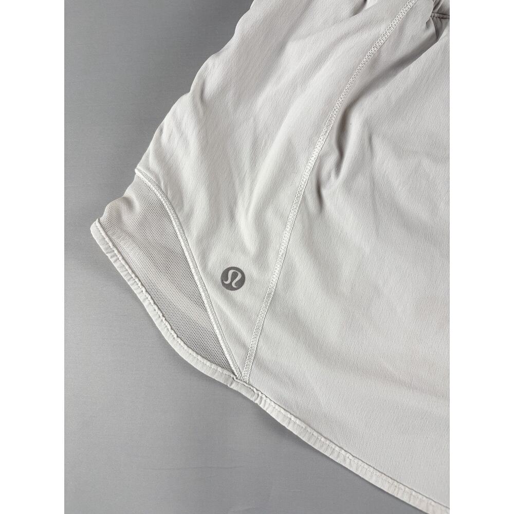 Lululemon Hotty Hot High Rise Lined Short 2.5” White Size 10 W7AY1R - Picture 4 of 6